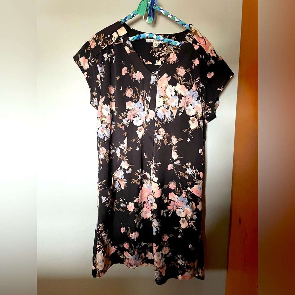 Boutique floral dress womens size Medium.